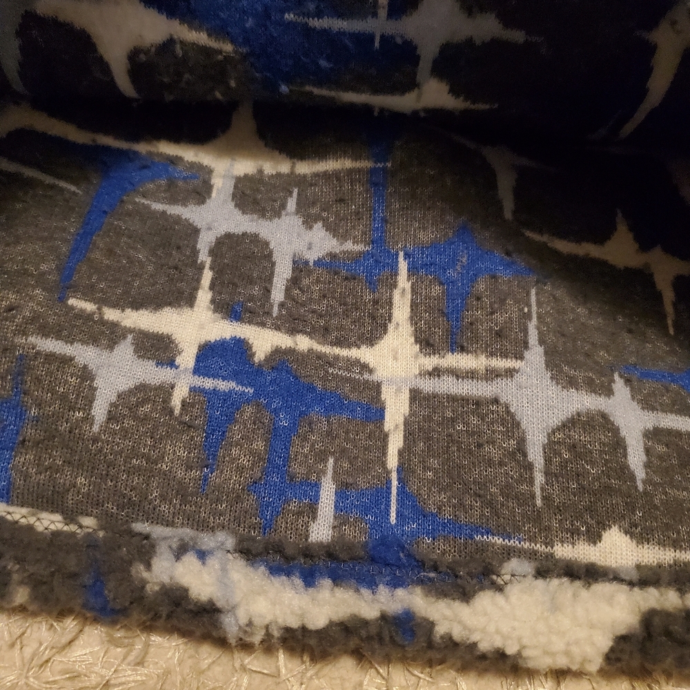 Mockneck Pullover - Picture 6 of 8